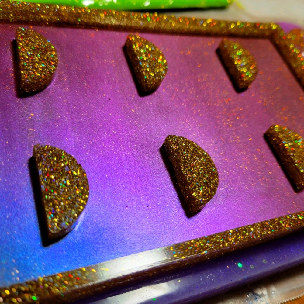 Custom eyelash tray and custom smokers set
